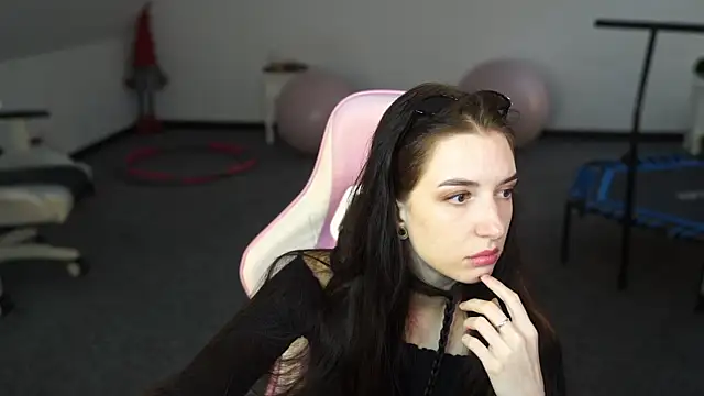 Snapshot of _Lili_054 chatting on September 22, 2025, 10:28 am Lili 054 online show from September 22, 2025, 10:28 am