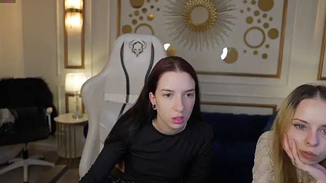 Snapshot of _Lili_054 chatting on November 4, 2025, 11:20 am Lili 054 online show from November 4, 2025, 11:20 am