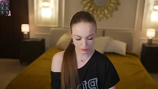 Ella 054 online show from April 6, 2026, 5:47 pm