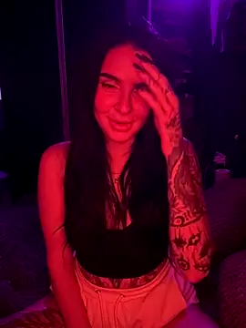 Snapshot of sweetyasmiin chatting on September 12, 2025, 11:48 pm sweetyasmiin online show from September 12, 2025, 11:48 pm