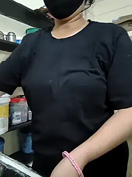 nice touch9733 online show from January 5, 2026, 5:27 pm