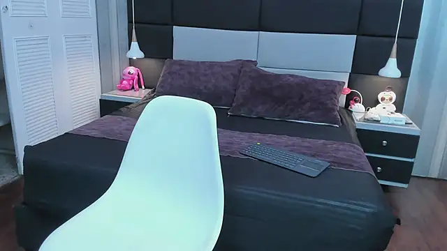 Snapshot of yiyisandoval chatting on January 9, 2026, 8:10 pm yiyisandoval online show from January 9, 2026, 8:10 pm