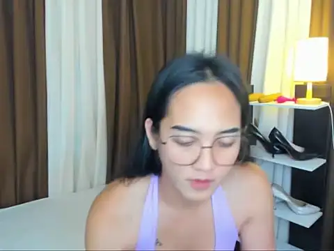 Snapshot of URHottestAngel chatting on September 11, 2025, 5:13 pm URHottestAngel online show from September 11, 2025, 5:13 pm