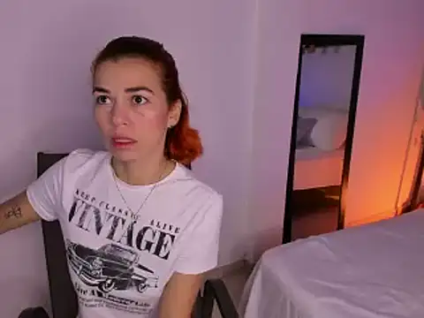 Snapshot of selene_boyer chatting on October 29, 2025, 10:00 pm selene boyer online show from October 29, 2025, 10:00 pm