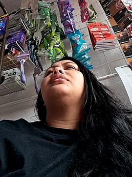 Snapshot of Alessandraa- chatting on October 1, 2025, 4:13 pm Alessandraa- online show from October 1, 2025, 4:13 pm