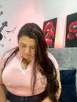 SafiroFer online show from October 11, 2025, 5:55 pm