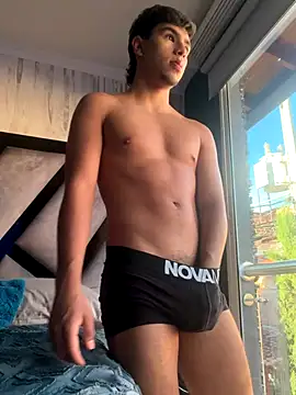 Snapshot of CHR58_ chatting on November 2, 2025, 9:39 pm CHR58 online show from November 2, 2025, 9:39 pm