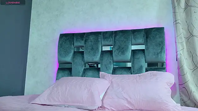 Snapshot of Luna_sophya chatting on October 2, 2025, 11:50 am Luna sophya online show from October 2, 2025, 11:50 am