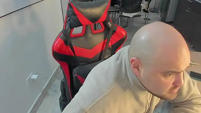 Snapshot of ElianCrow chatting on November 28, 2025, 9:50 pm ElianCrow online show from November 28, 2025, 9:50 pm