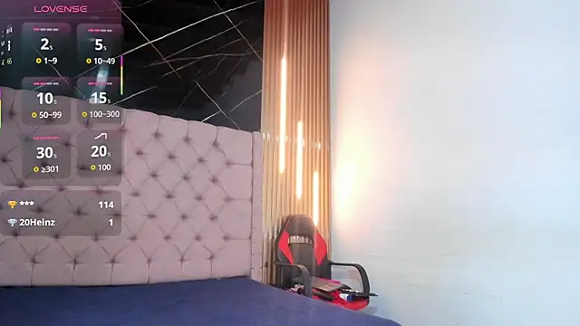 Emily Brown18 online show from October 1, 2025, 3:45 am