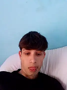 matiatr1112 online show from November 17, 2025, 4:57 pm