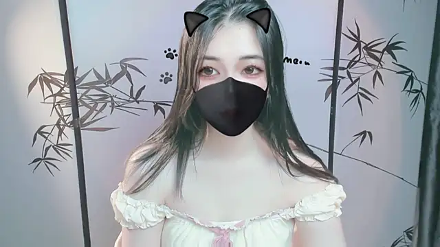 Snapshot of Sparkly_Candy chatting on November 3, 2025, 9:05 pm Sparkly Candy online show from November 3, 2025, 9:05 pm