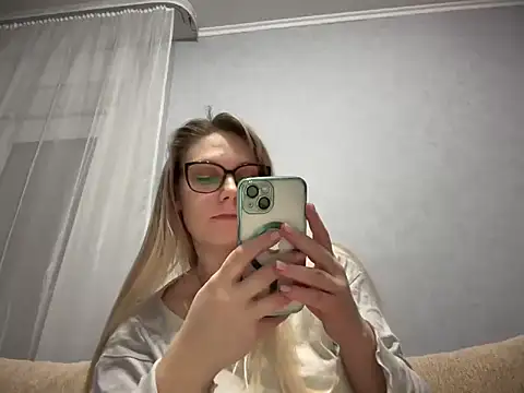 NikexPretty online show from February 3, 2026, 5:29 pm