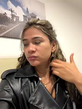 Snapshot of ParkKimsumi chatting on October 1, 2025, 5:02 am ParkKimsumi online show from October 1, 2025, 5:02 am