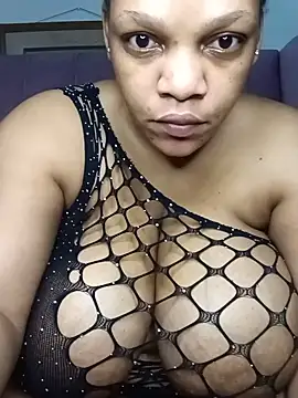 Snapshot of HappygalTheQueen chatting on May 21, 2026, 10:17 pm HappygalTheQueen online show from May 21, 2026, 10:17 pm