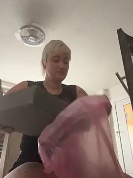 Rozendefotz online show from October 7, 2025, 7:38 am