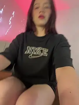 BrunnetAri  online show from April 21, 2026, 1:50 pm