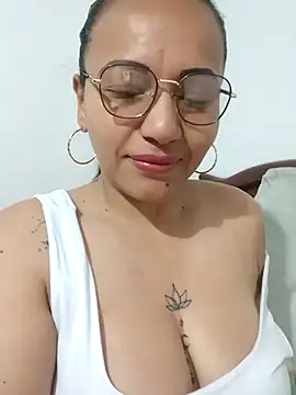 agatha sluttylatina online show from February 8, 2026, 9:13 am