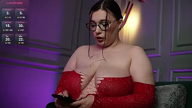 Snapshot of KendalDubai chatting on September 24, 2025, 8:01 pm KendalDubai online show from September 24, 2025, 8:01 pm