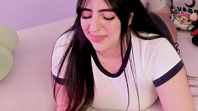 Camila Matinez  online show from November 11, 2025, 12:54 am