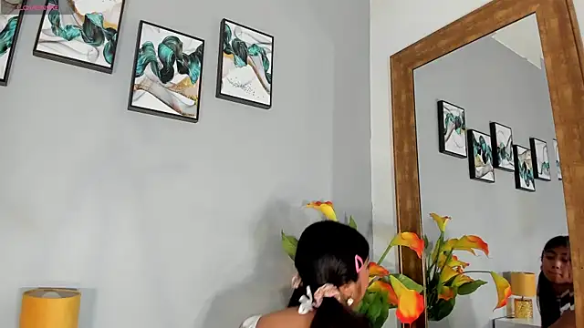 KimTayloor1 online show from October 6, 2025, 7:55 pm