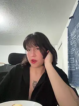 aliciia 23 online show from October 2, 2025, 3:24 am