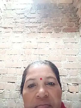Manavi x online show from August 4, 2026, 2:26 am