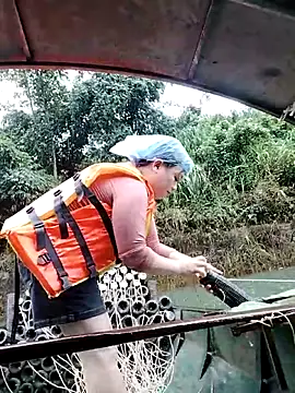 Lyly nuce online show from October 7, 2025, 2:53 am