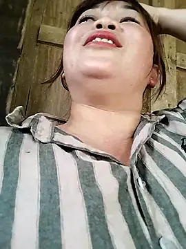 Lyly nuce online show from November 5, 2025, 7:52 am