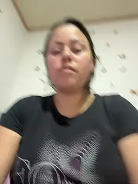 camila-titis online show from May 3, 2026, 3:56 am