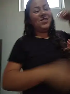 camila-titis online show from July 19, 2026, 7:28 pm