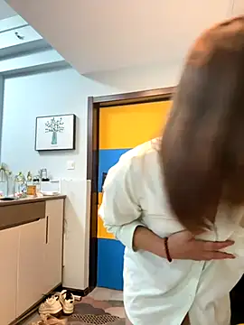 xixi-kiki online show from September 12, 2025, 2:00 am