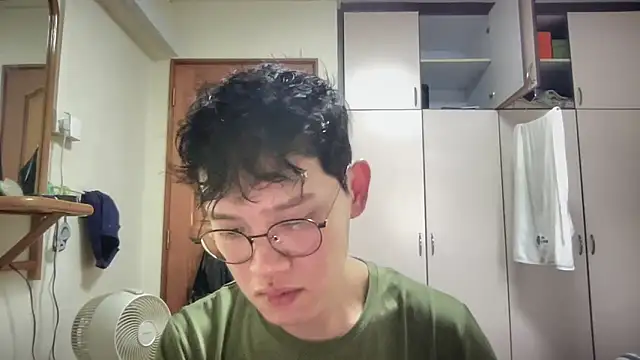 Snapshot of Passionatetwink2 chatting on September 11, 2025, 4:34 am Passionatetwink2 online show from September 11, 2025, 4:34 am