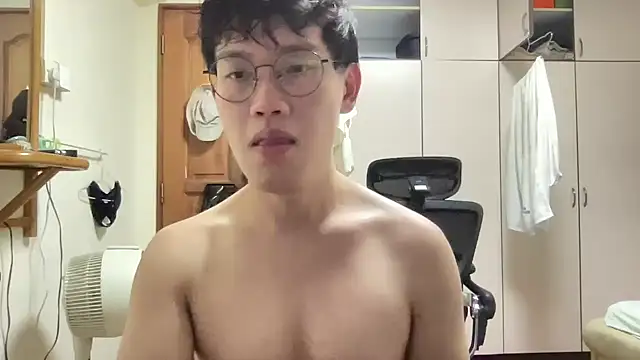 Snapshot of Passionatetwink2 chatting on October 11, 2025, 2:15 pm Passionatetwink2 online show from October 11, 2025, 2:15 pm