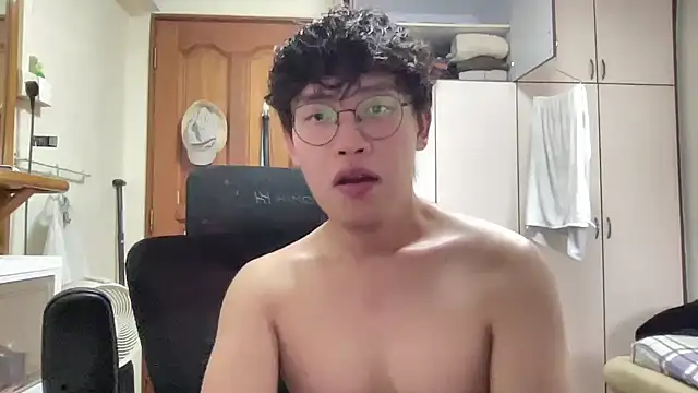 Snapshot of Passionatetwink2 chatting on February 28, 2026, 7:53 am Passionatetwink2 online show from February 28, 2026, 7:53 am