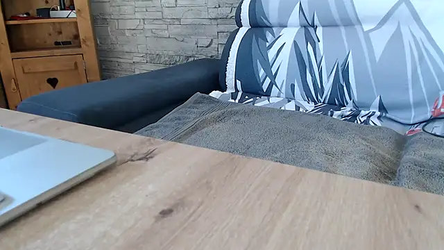 htreshot73 online show from March 18, 2026, 1:58 pm