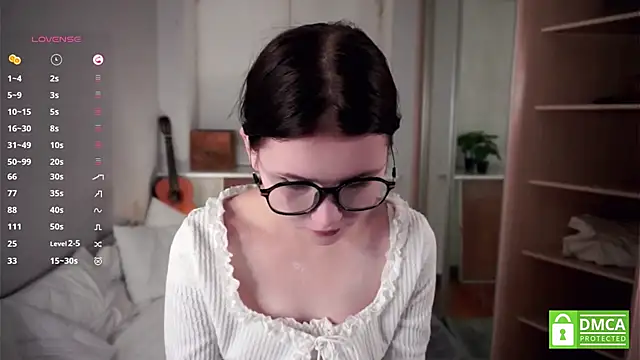 DelphaDivenere online show from September 15, 2025, 6:41 pm