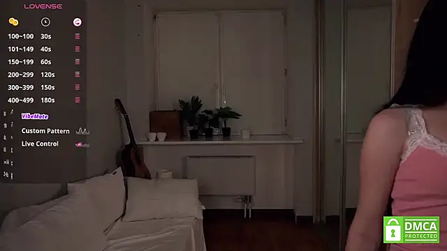 DelphaDivenere online show from September 27, 2025, 5:07 pm