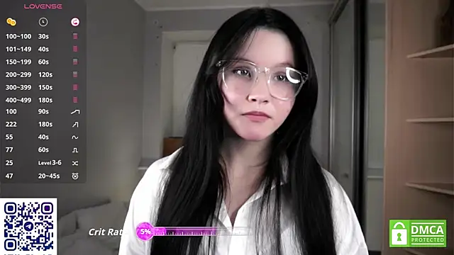 DelphaDivenere online show from October 22, 2025, 5:56 pm