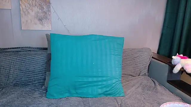 KikiMoor online show from September 20, 2025, 3:07 am