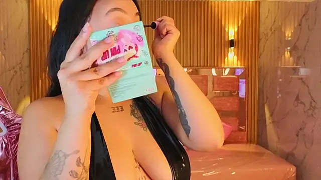 m eris s online show from November 10, 2025, 1:32 pm