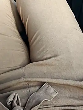 Snapshot of Horny_mummy chatting on November 4, 2025, 1:21 pm Horny mummy online show from November 4, 2025, 1:21 pm