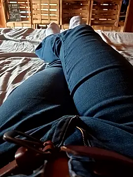 Horny mummy online show from May 20, 2026, 8:20 am