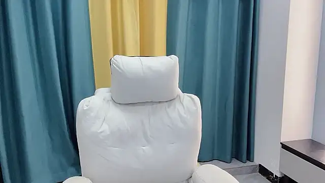 xiaoyang5200 online show from March 18, 2026, 11:46 am