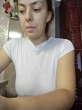 Snapshot of LenaBloomy chatting on October 6, 2025, 10:34 am LenaBloomy online show from October 6, 2025, 10:34 am