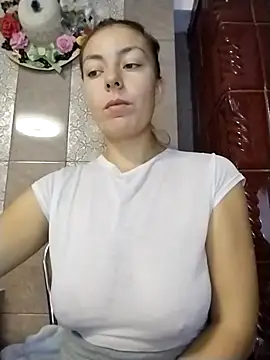 Snapshot of LenaBloomy chatting on October 8, 2025, 10:57 am LenaBloomy online show from October 8, 2025, 10:57 am