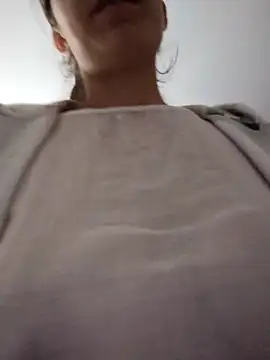 Snapshot of LenaBloomy chatting on October 17, 2025, 11:02 am LenaBloomy online show from October 17, 2025, 11:02 am