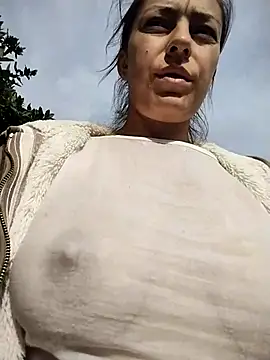 Snapshot of LenaBloomy chatting on October 21, 2025, 11:33 am LenaBloomy online show from October 21, 2025, 11:33 am