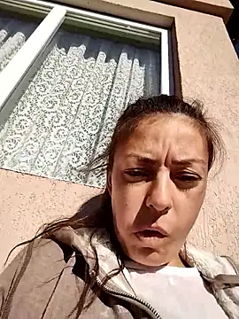 Snapshot of LenaBloomy chatting on November 2, 2025, 12:18 pm LenaBloomy online show from November 2, 2025, 12:18 pm