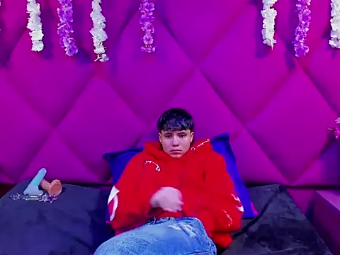 Snapshot of Bruno_Cruzz chatting on September 19, 2025, 2:46 am Bruno Cruzz online show from September 19, 2025, 2:46 am